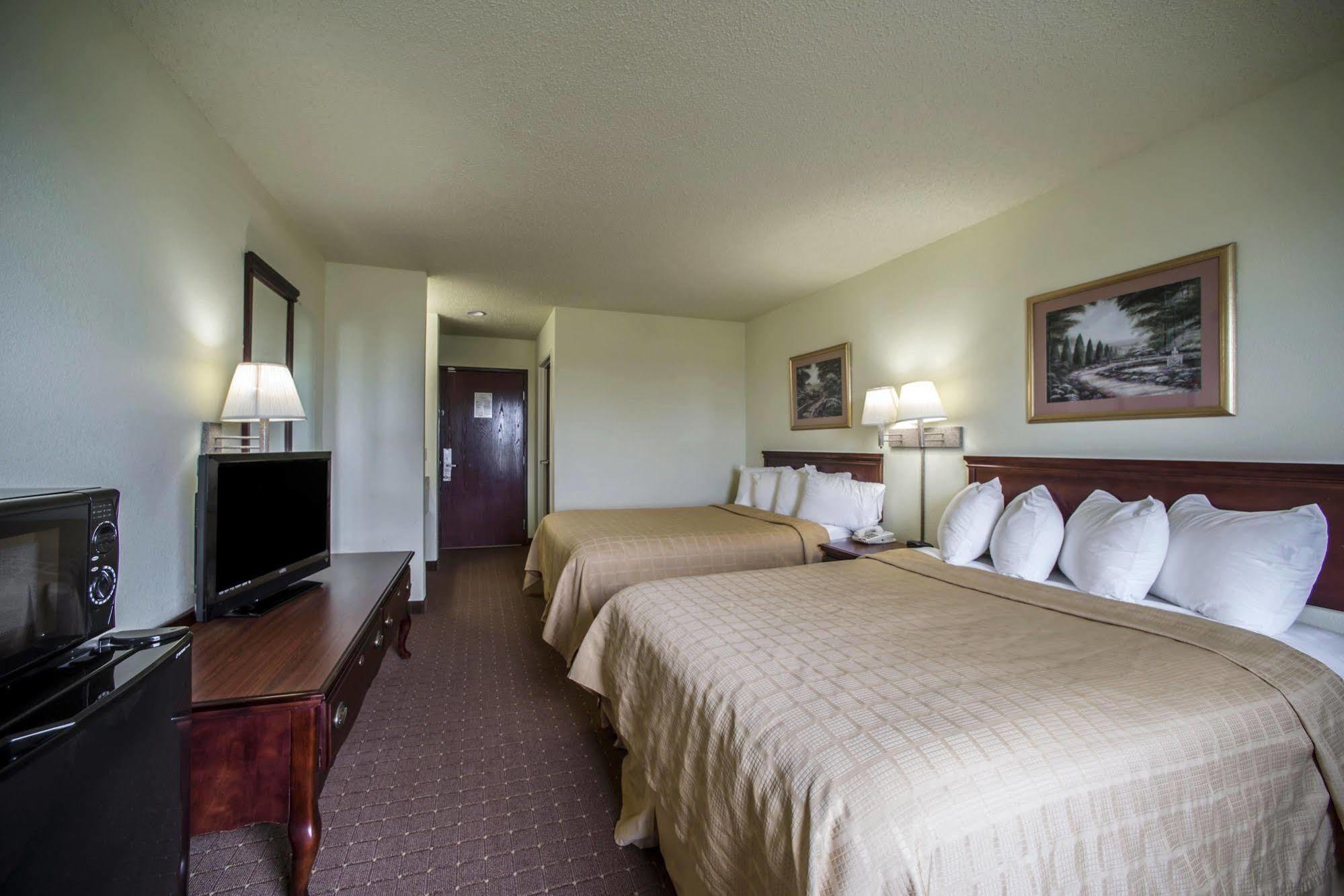 Quality Inn Harrisburg Exterior photo