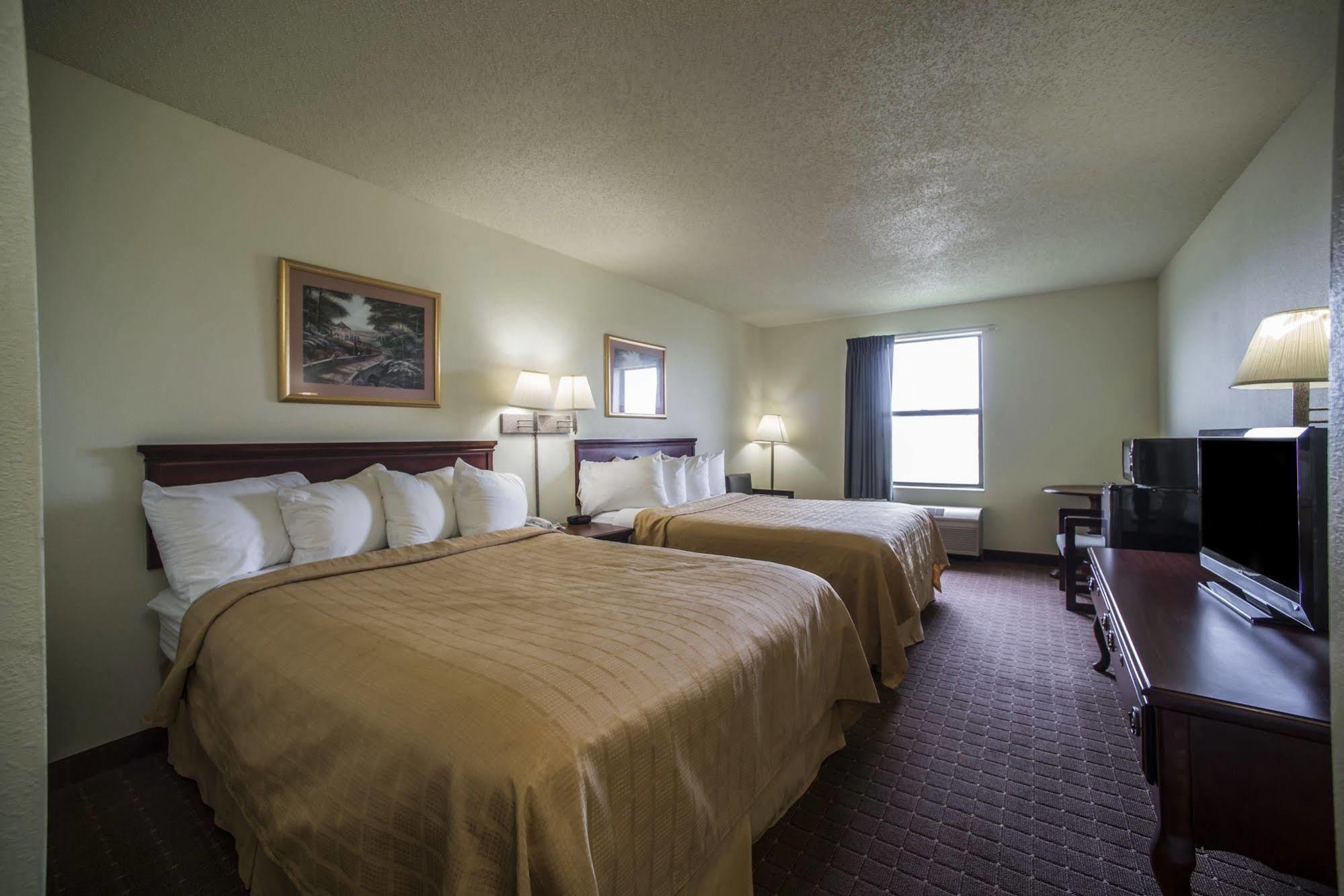 Quality Inn Harrisburg Exterior photo