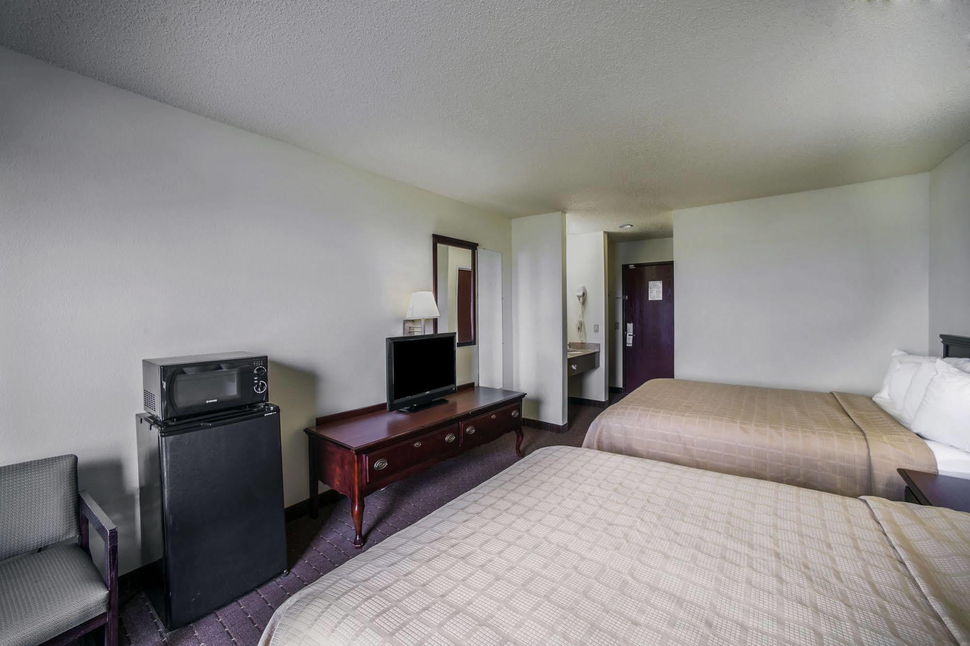Quality Inn Harrisburg Exterior photo
