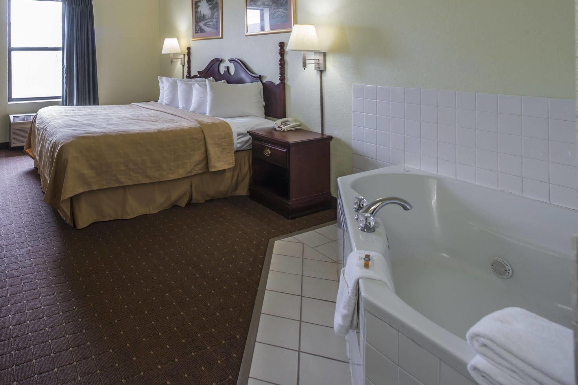 Quality Inn Harrisburg Exterior photo