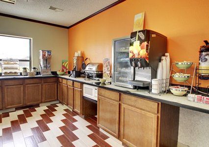 Quality Inn Harrisburg Restaurant photo